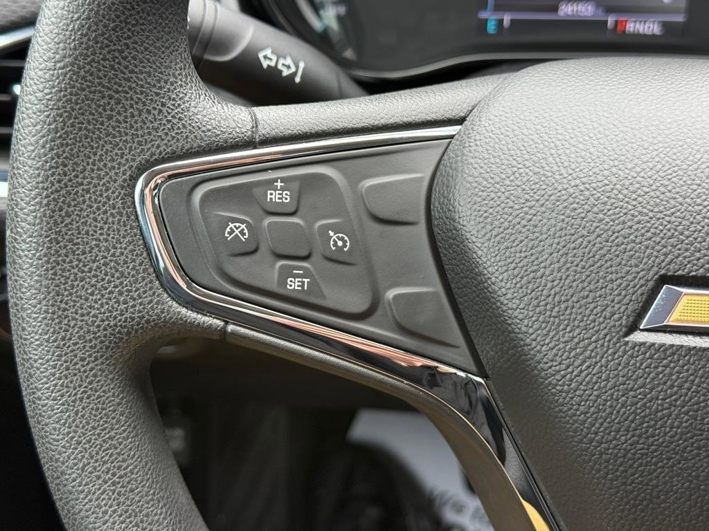 Used 2017 Chevrolet Cruze LT w/ Sun And Sound Package image 12