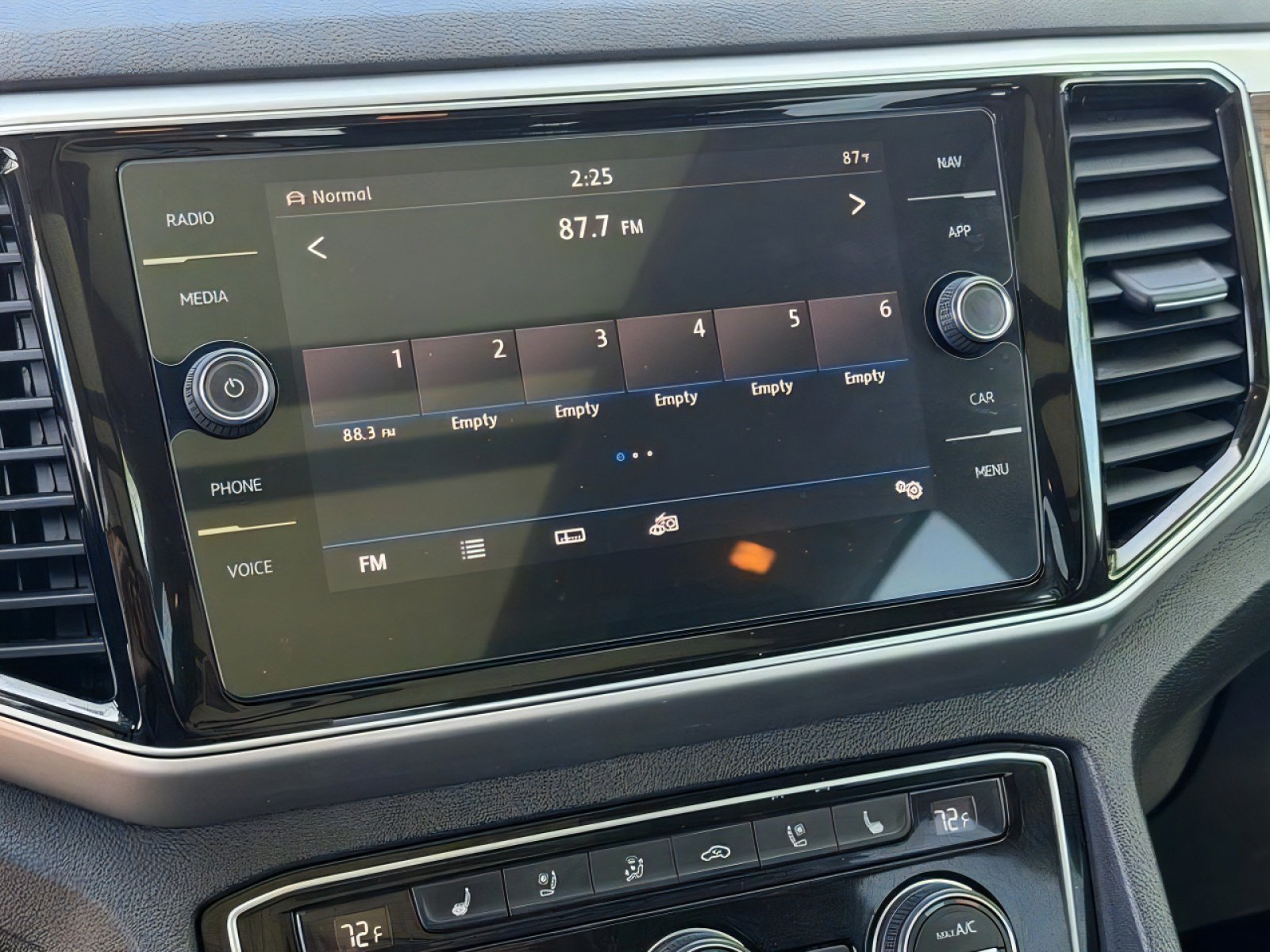 Used 2018 Volkswagen Atlas SEL Premium AWD/4WD image 22