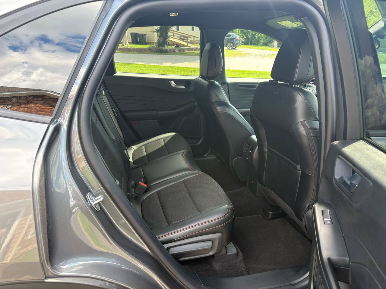 Used 2025 Ford Escape ST-Line Select w/ Tech Pack #1 AWD/4WD image 26
