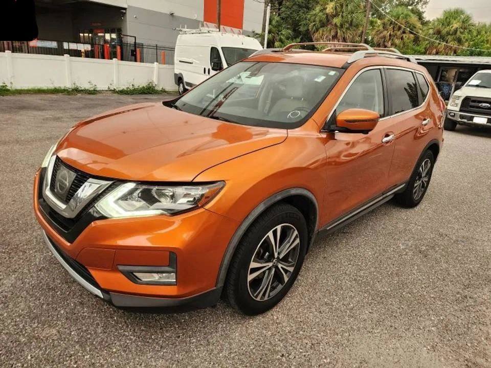 Used 2017 Nissan Rogue SL w/ SL Premium Package FWD image 4
