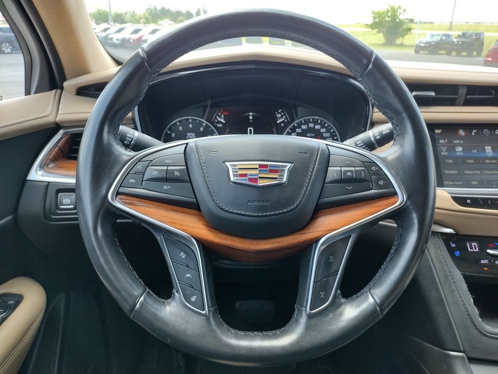 Used 2019 Cadillac XT5 Platinum AWD/4WD image 7