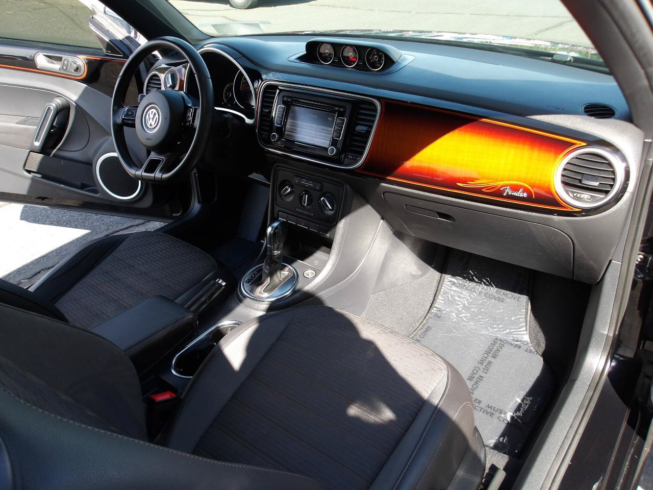 Used 2013 Volkswagen Beetle Turbo FWD image 12