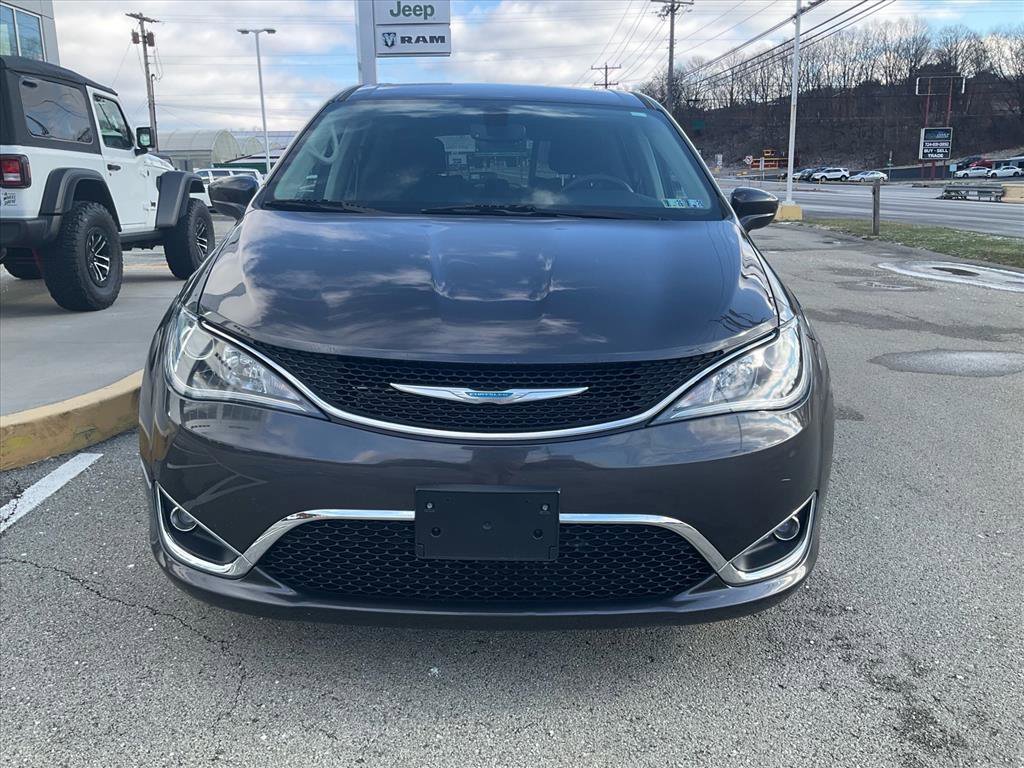 Used 2020 Chrysler Pacifica Touring w/ Cold Weather Group image 2