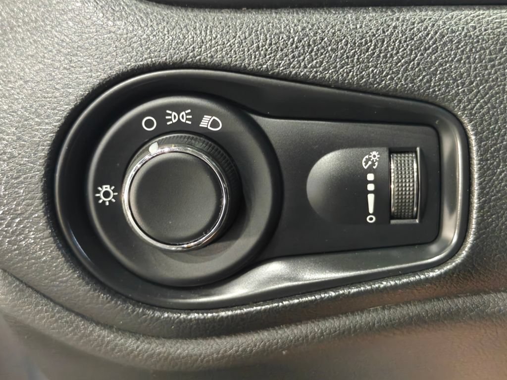 Used 2019 Jeep Renegade Sport AWD/4WD image 32