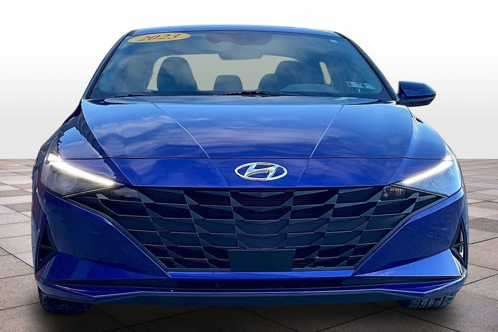 Used 2023 Hyundai Elantra SEL w/ Convenience Package image 3