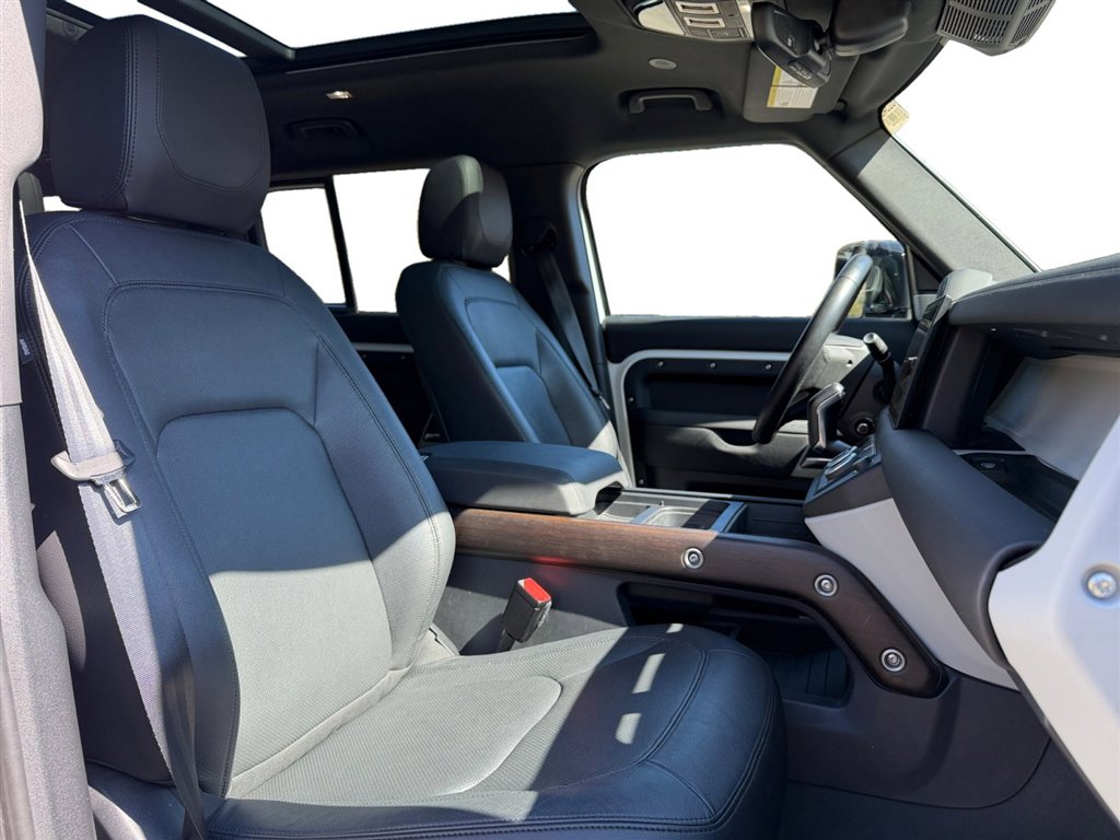 Used 2024 Land Rover Defender 130 S image 22