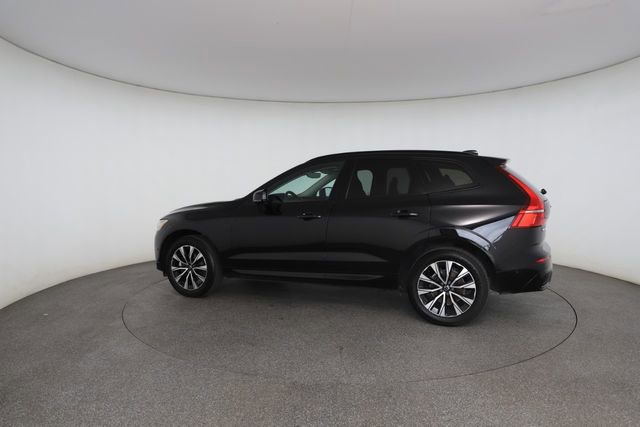 Used 2023 Volvo XC60 B5 Plus image 9
