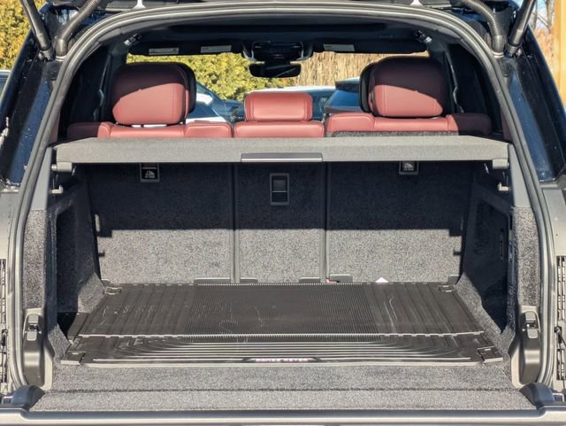 New 2026 Land Rover Range Rover SE image 16