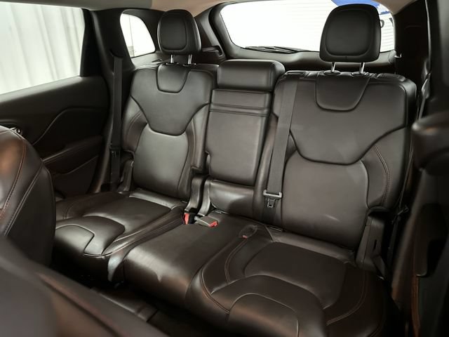 Used 2015 Jeep Cherokee Trailhawk AWD/4WD image 27