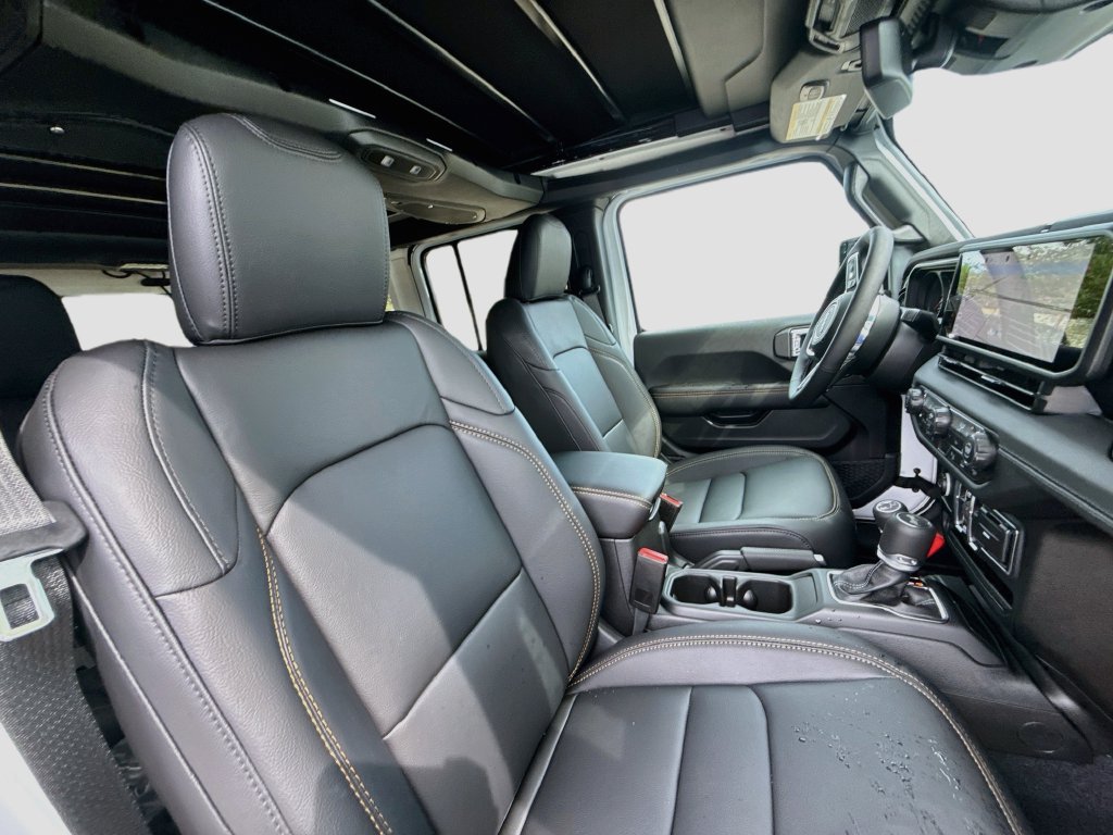 New 2027 Jeep Wrangler Unlimited Sahara AWD/4WD image 32