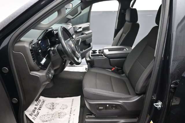 Used 2024 Chevrolet Silverado 1500 LT AWD/4WD image 11