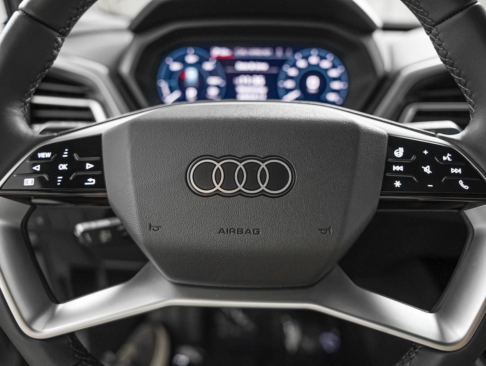 Used 2025 Audi Q4 e-tron Premium Plus w/ Premium Plus AWD/4WD image 14