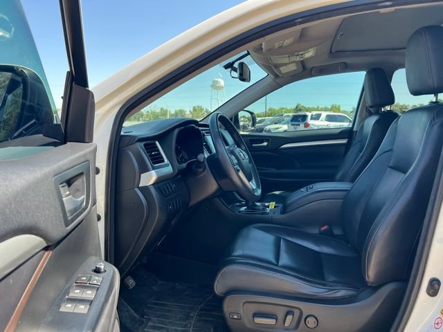 Used 2016 Toyota Highlander XLE AWD/4WD image 26
