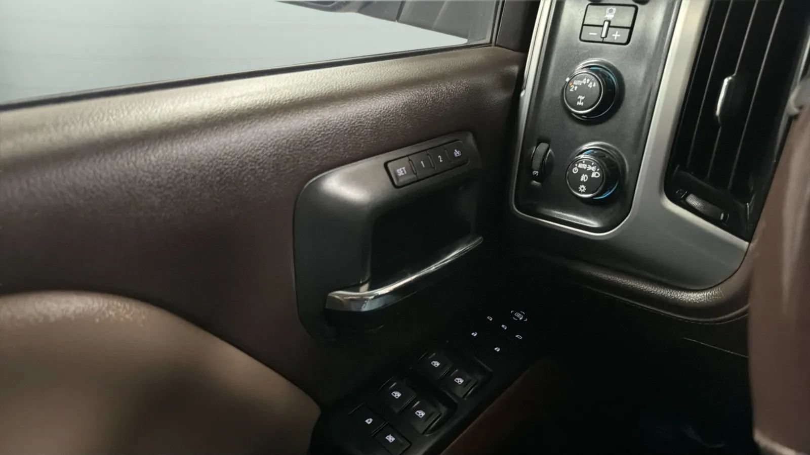 Used 2018 GMC Sierra 1500 SLT AWD/4WD image 15
