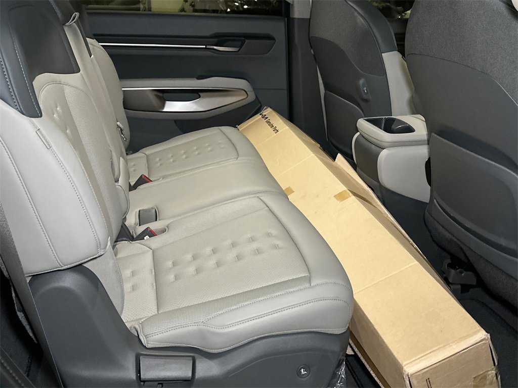 New 2026 Kia EV9 Wind image 15