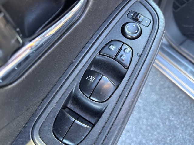 Used 2021 Nissan Versa SV FWD image 23