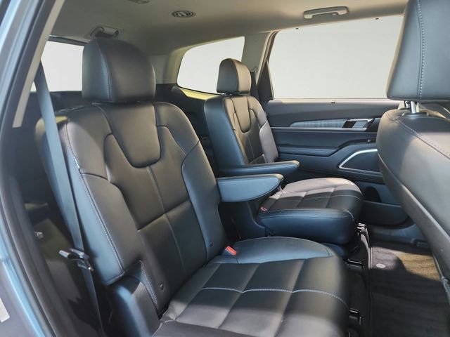 Certified 2024 Kia Telluride EX w/ EX Captain's Chair Package AWD/4WD image 28
