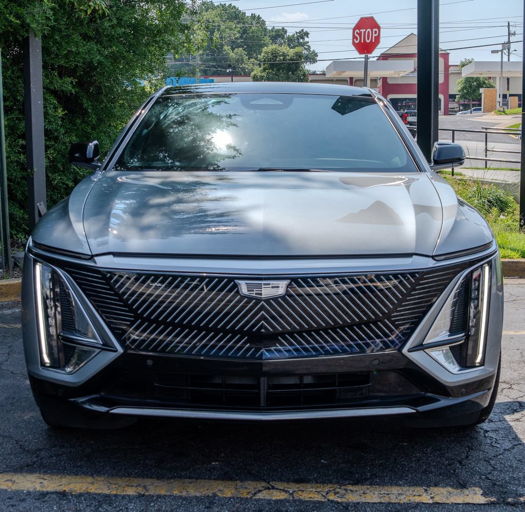 Used 2024 Cadillac Lyriq Tech RWD image 2