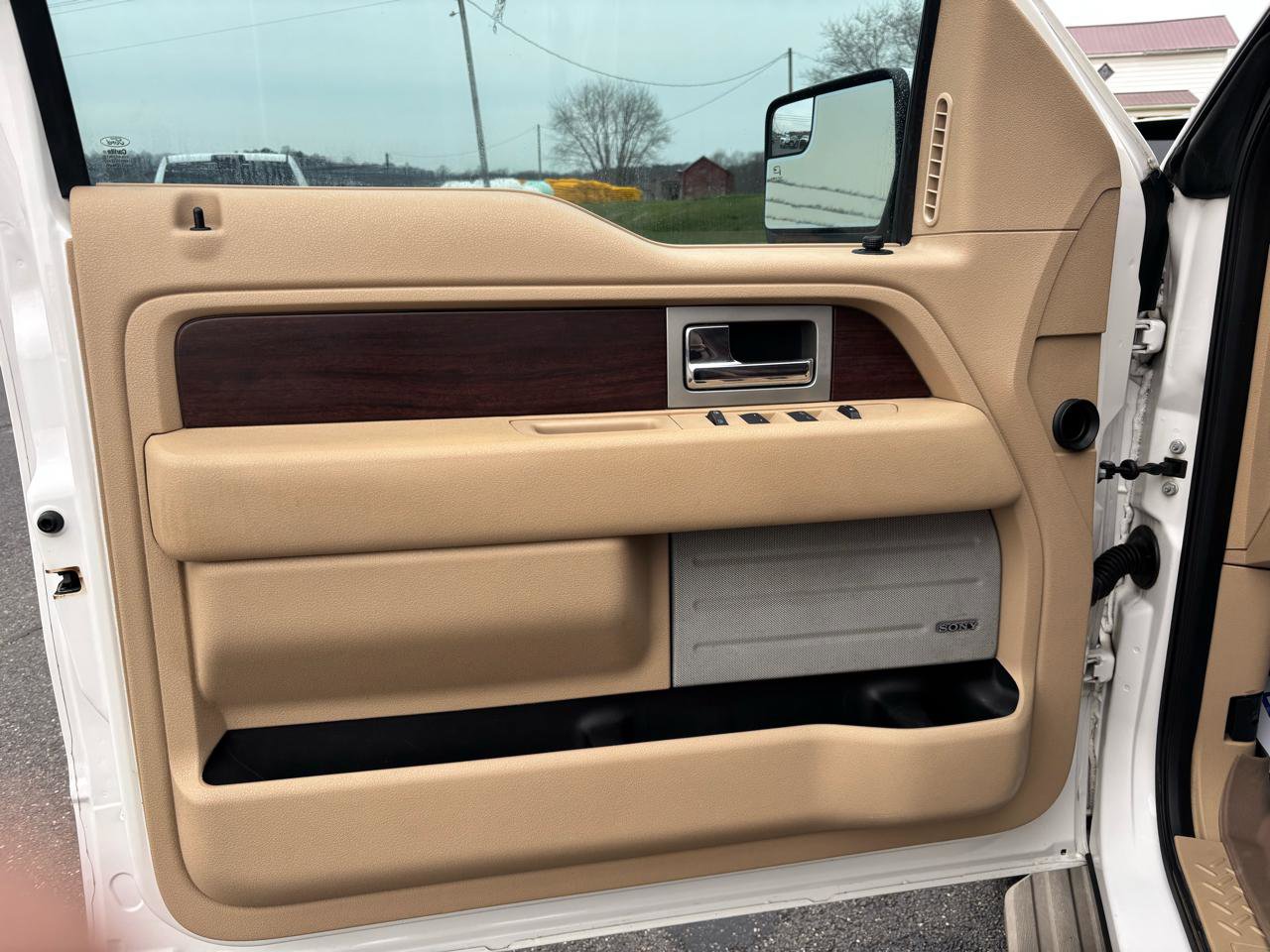 Used 2014 Ford F150 King Ranch w/ King Ranch Luxury Package AWD/4WD image 8