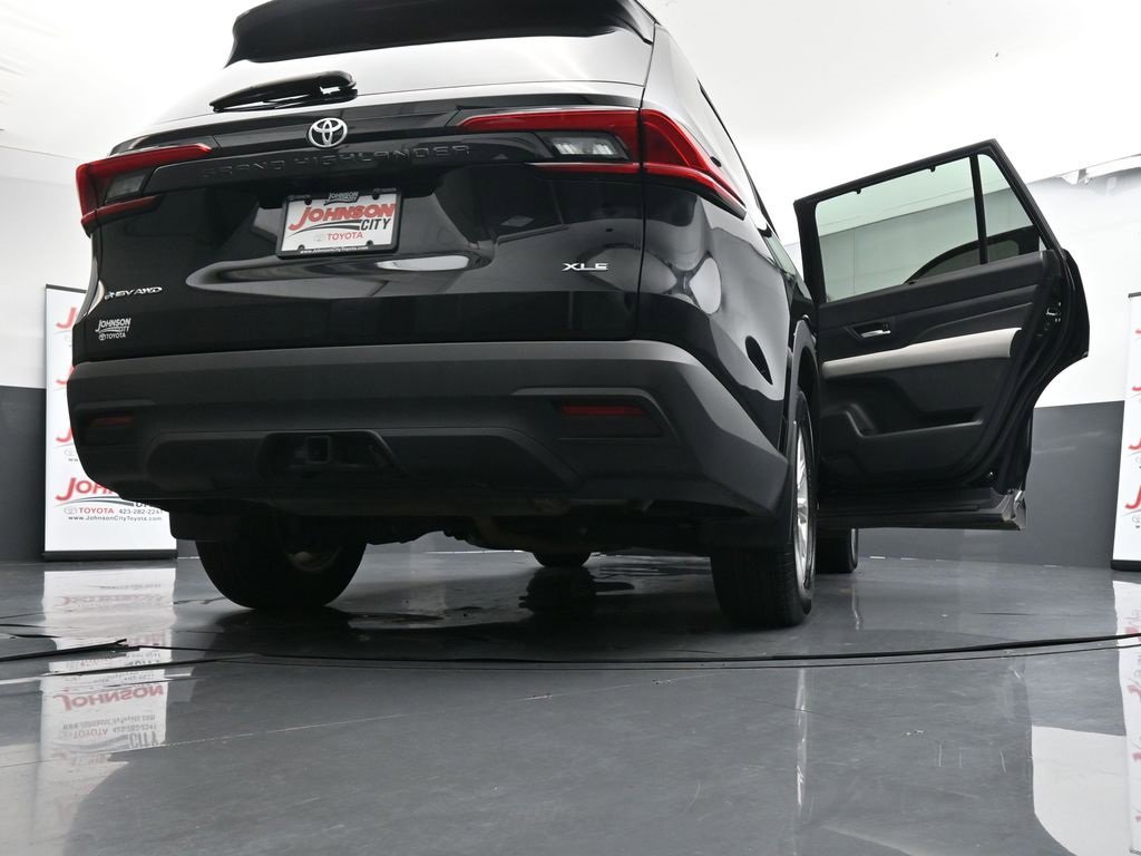 Used 2024 Toyota Grand Highlander XLE image 29