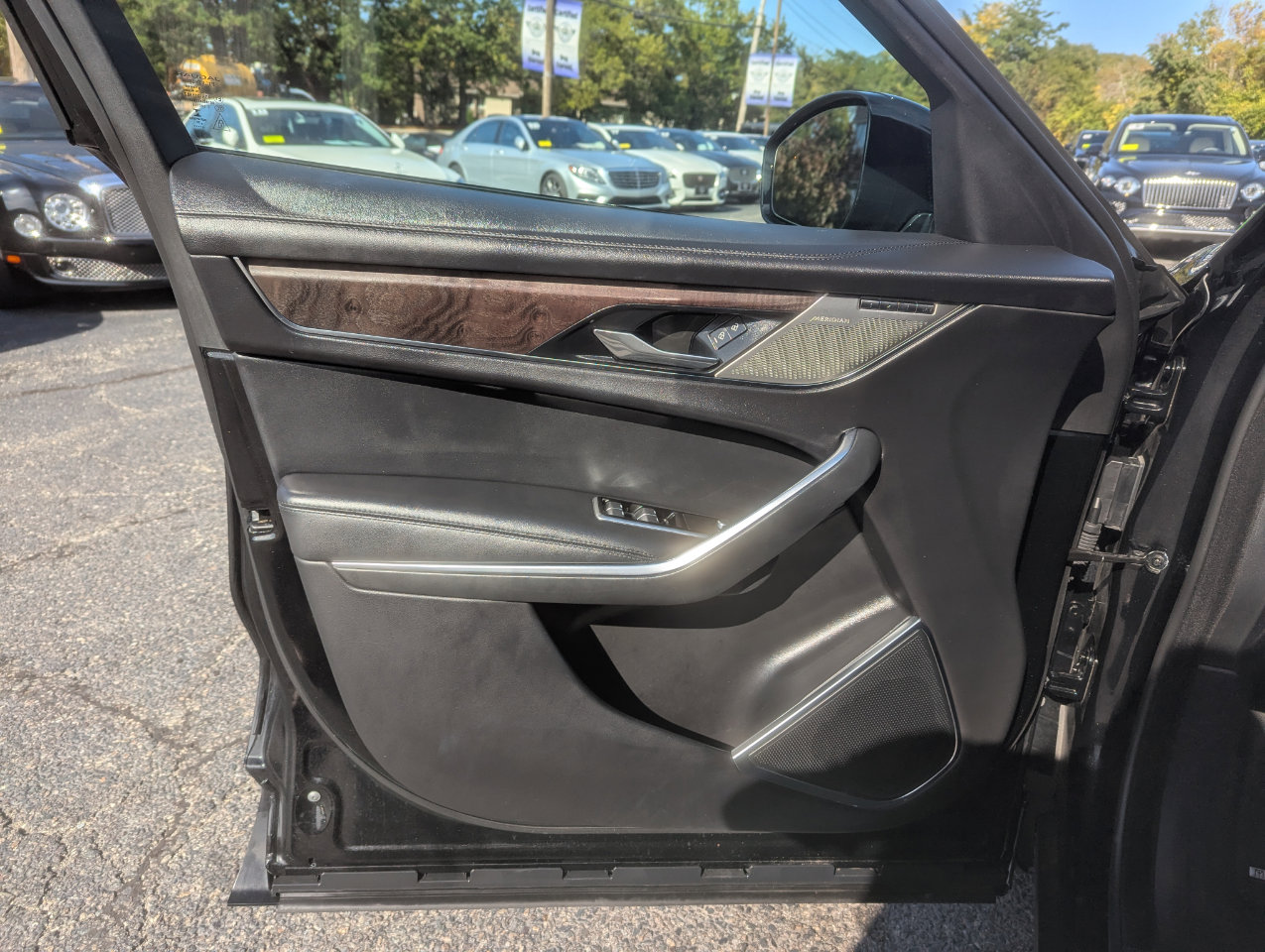 Used 2023 Jaguar F-PACE S image 11