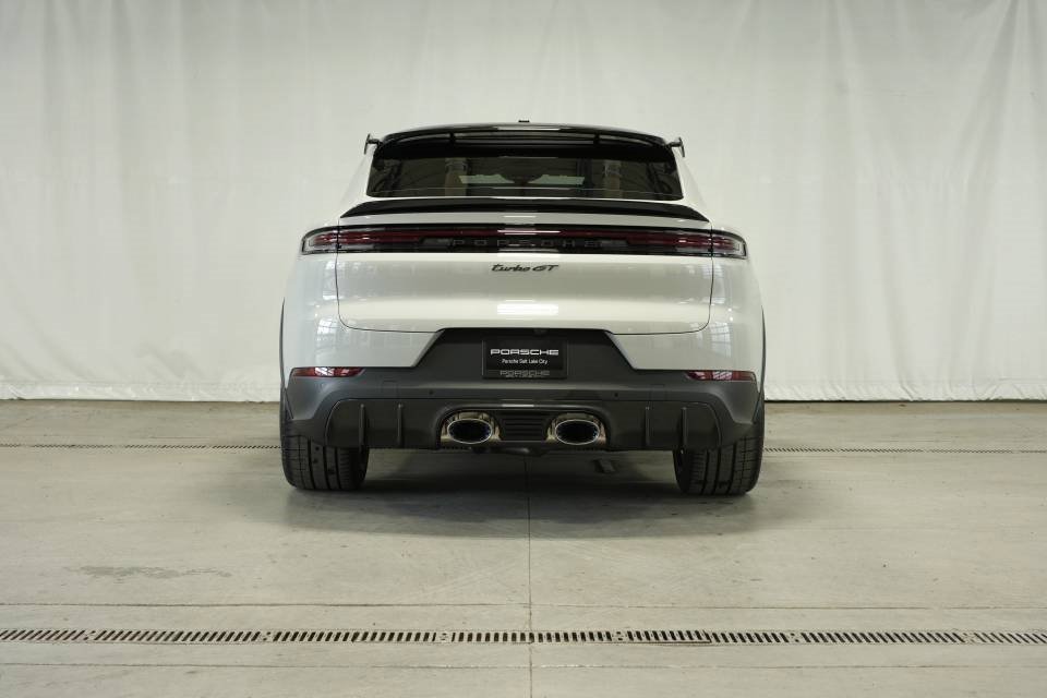 New 2026 Porsche Cayenne Turbo GT image 6