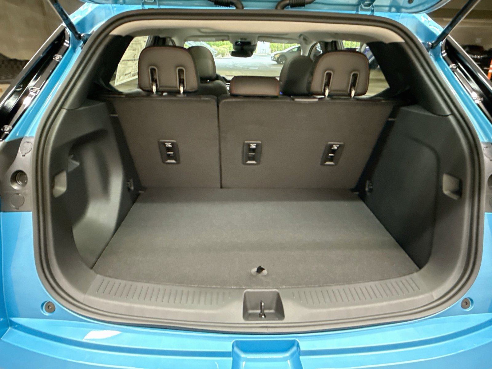 New 2027 Chevrolet Bolt RS w/ Technology Package FWD image 29