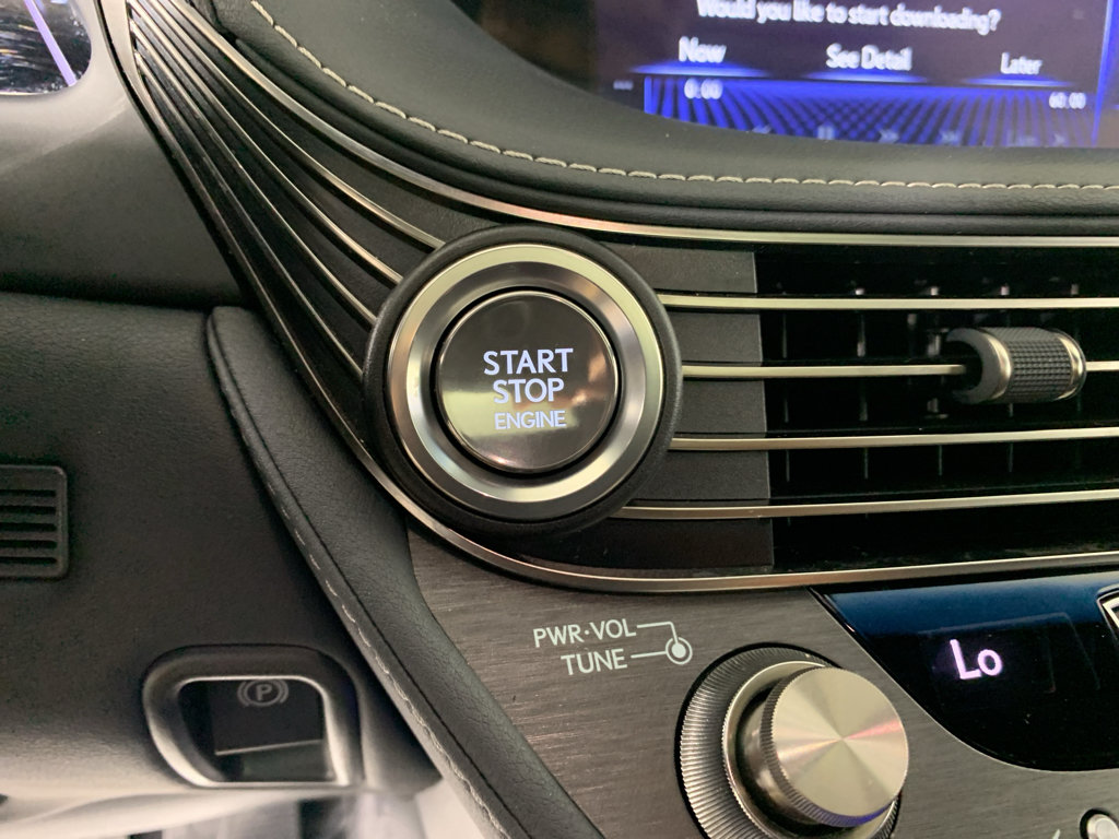 Used 2020 Lexus LS 500 w/ Interior Upgrade Package RWD image 17