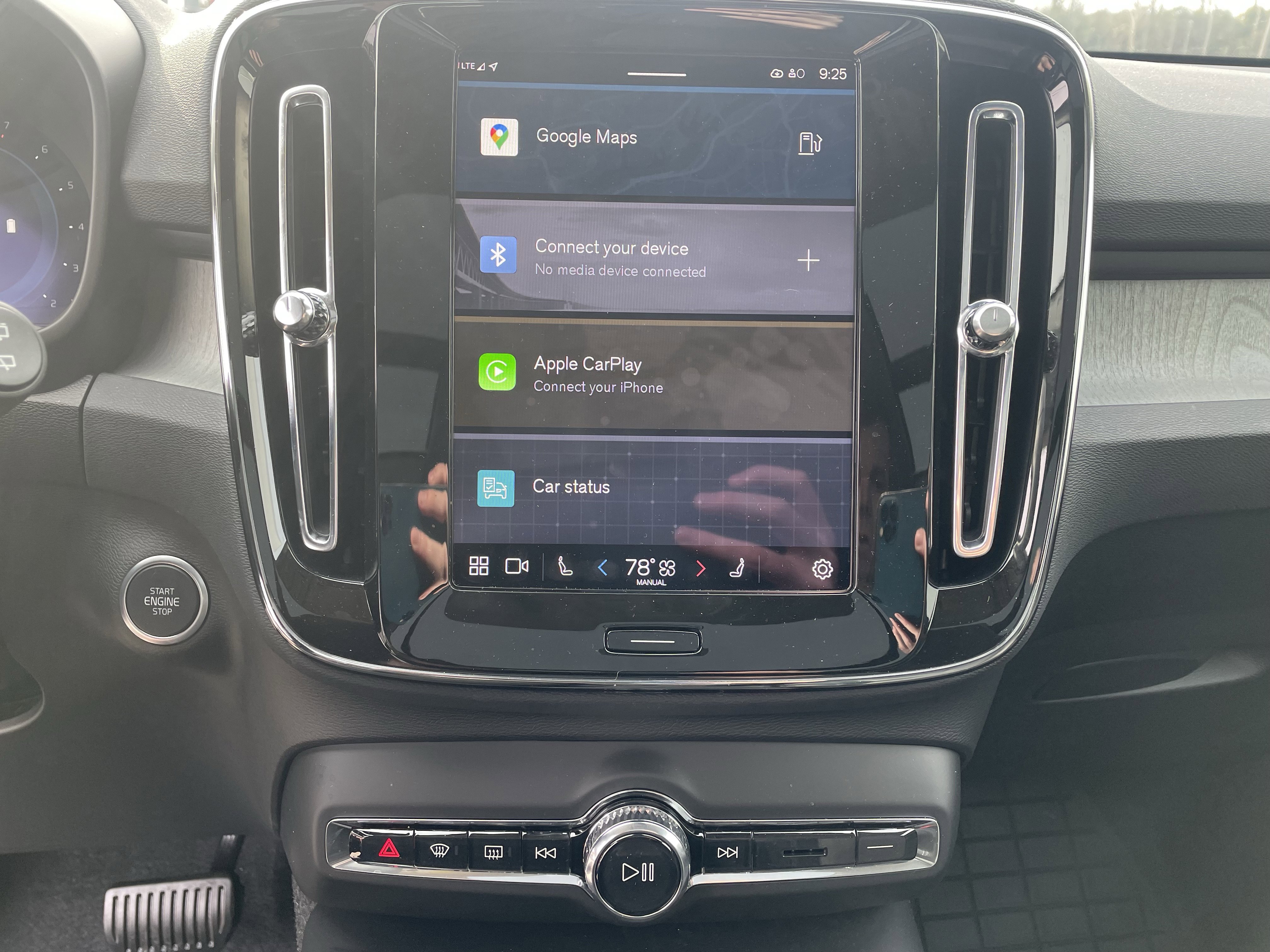 New 2025 Volvo XC40 B5 Core w/ Protection Package Premier image 19