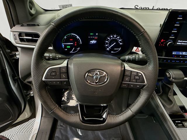 Used 2023 Toyota Sienna XSE image 11