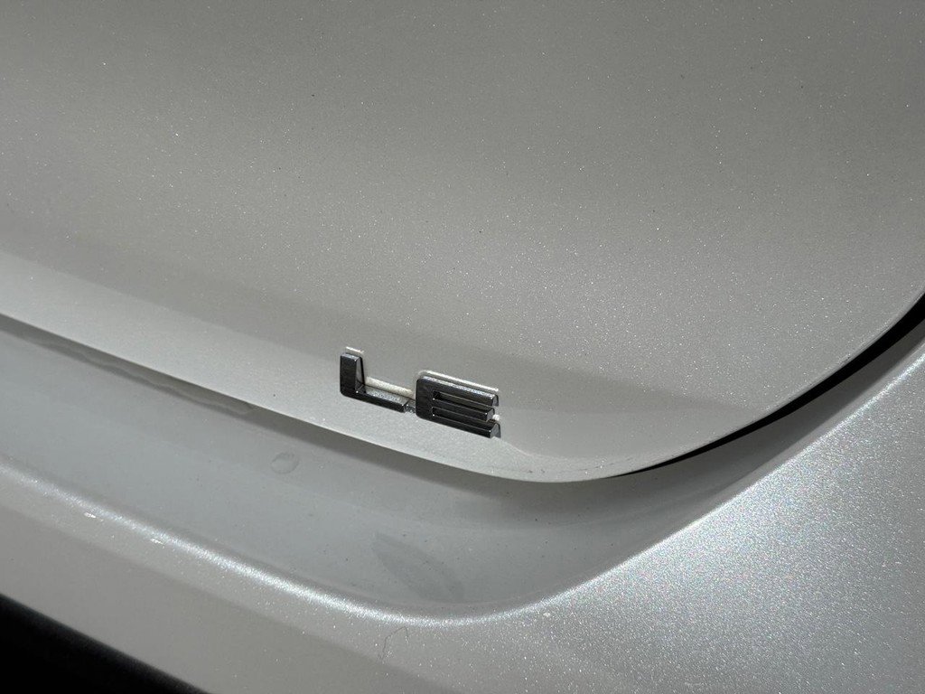 Used 2023 Toyota Highlander LE image 6