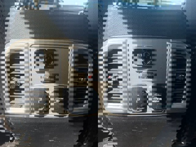 Used 2018 Ford F150 Lariat w/ Equipment Group 502A Luxury image 11