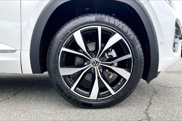 Used 2024 Volkswagen Atlas SEL Premium R-Line AWD/4WD image 9