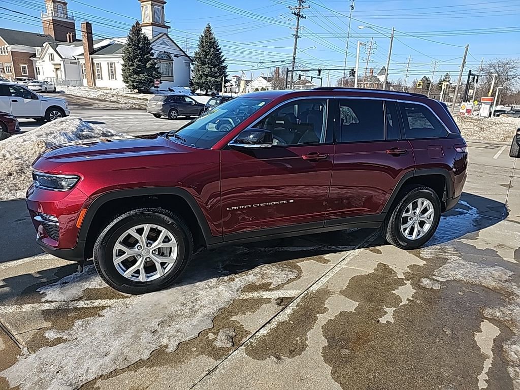 Certified 2023 Jeep Grand Cherokee Limited image 9