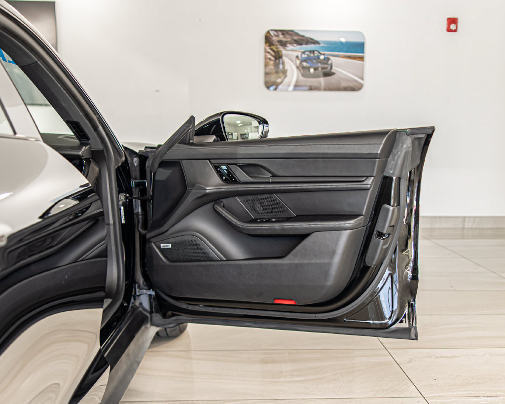 Used 2020 Porsche Taycan 4S w/ Premium Package AWD/4WD image 42