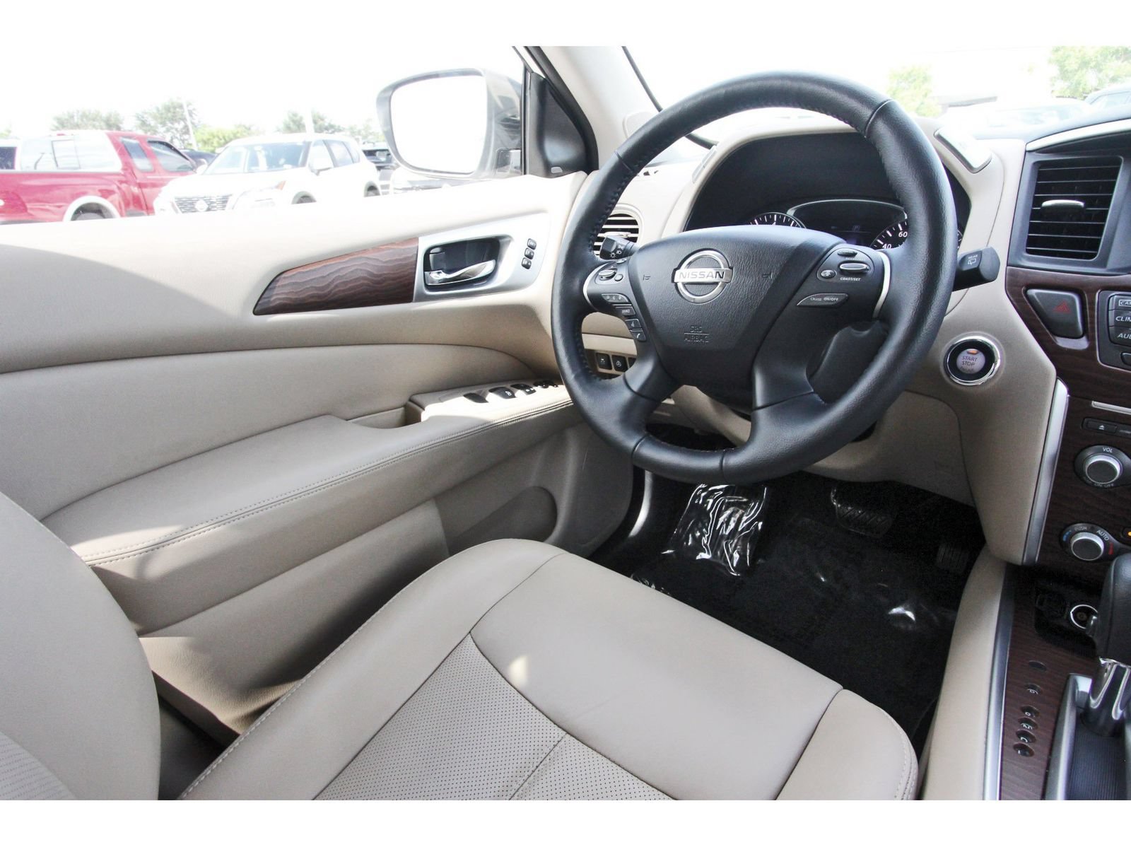 Used 2019 Nissan Pathfinder Platinum FWD image 10
