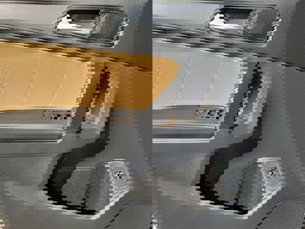 Used 2022 Volkswagen Tiguan SE image 15