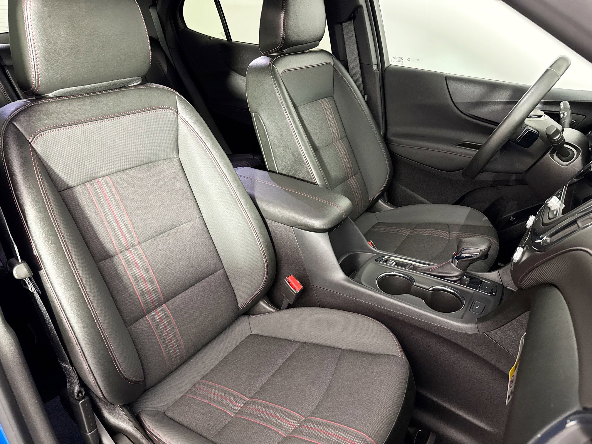 Used 2024 Chevrolet Equinox RS image 31