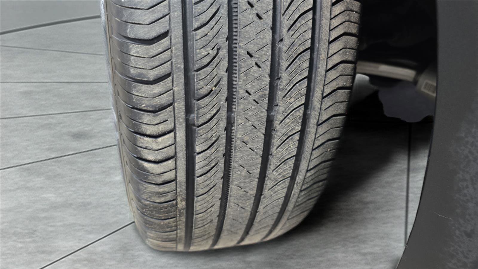 Used 2023 Buick Envision Essence image 30