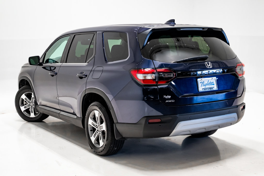 Used 2025 Honda Pilot EX-L image 3