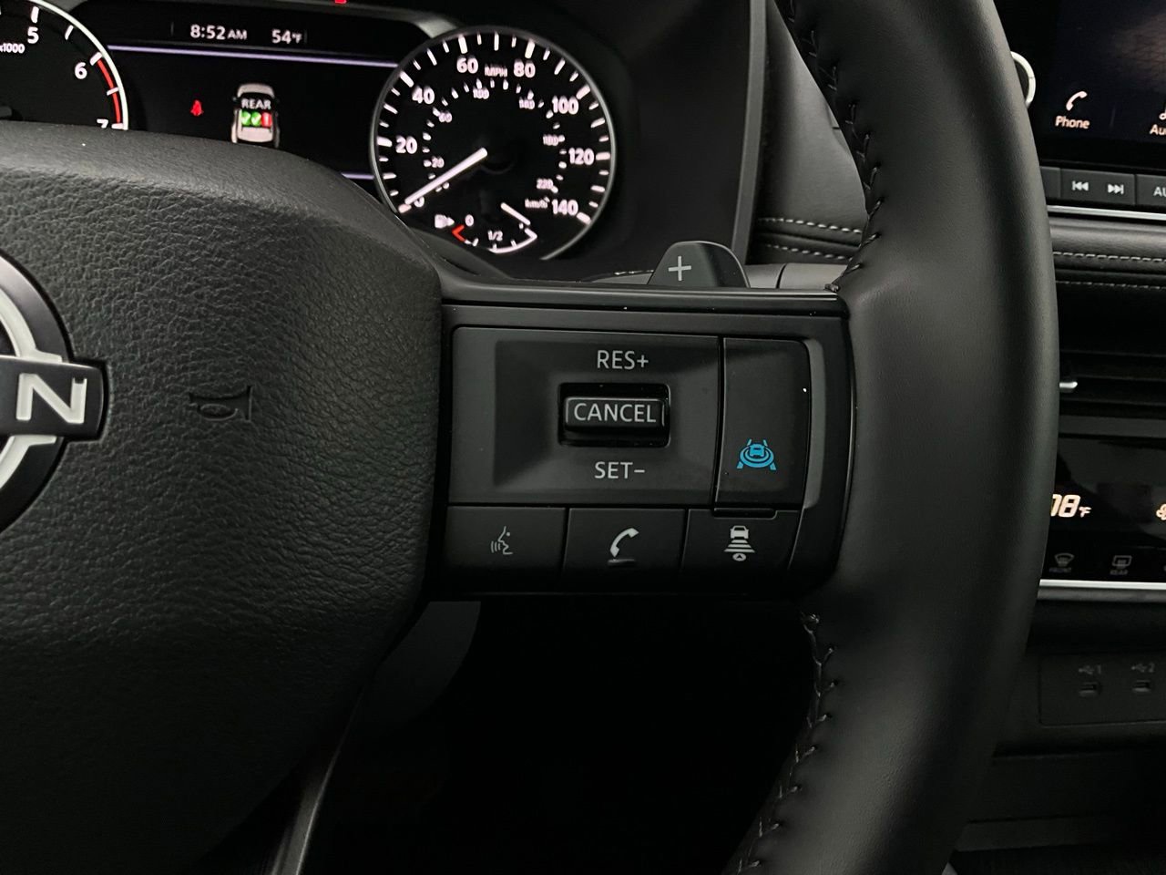 Used 2025 Nissan Rogue SV image 34