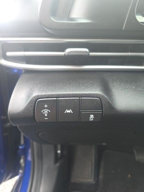 Used 2023 Hyundai Elantra SEL FWD image 8