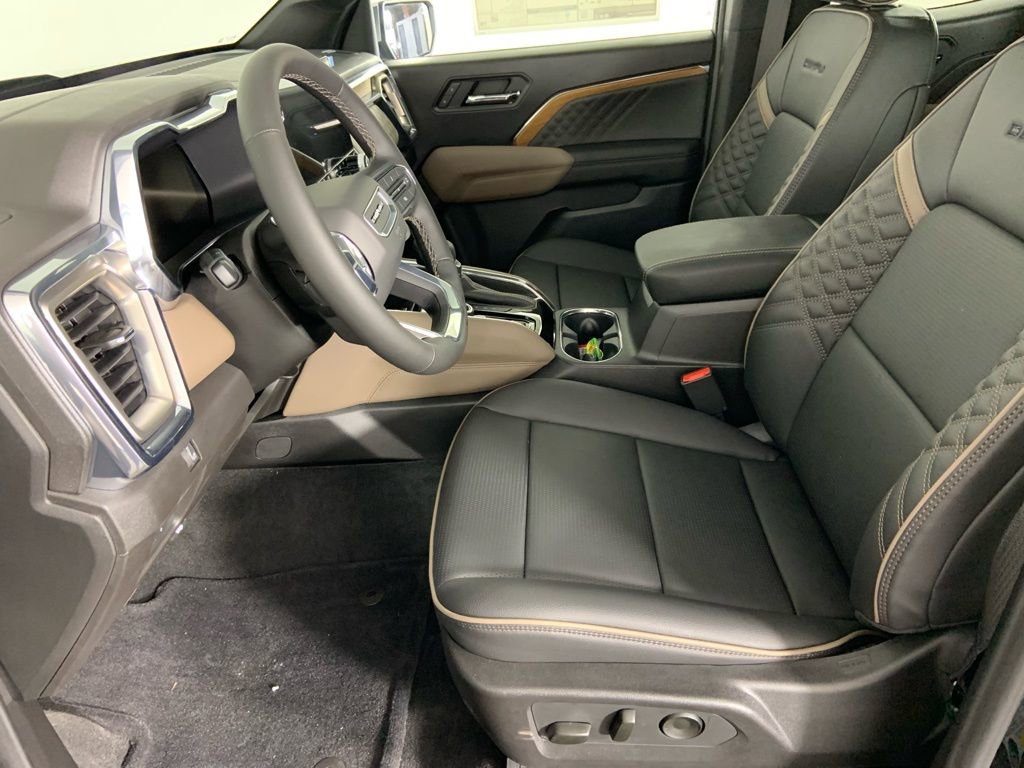 Used 2026 GMC Canyon Denali AWD/4WD image 23