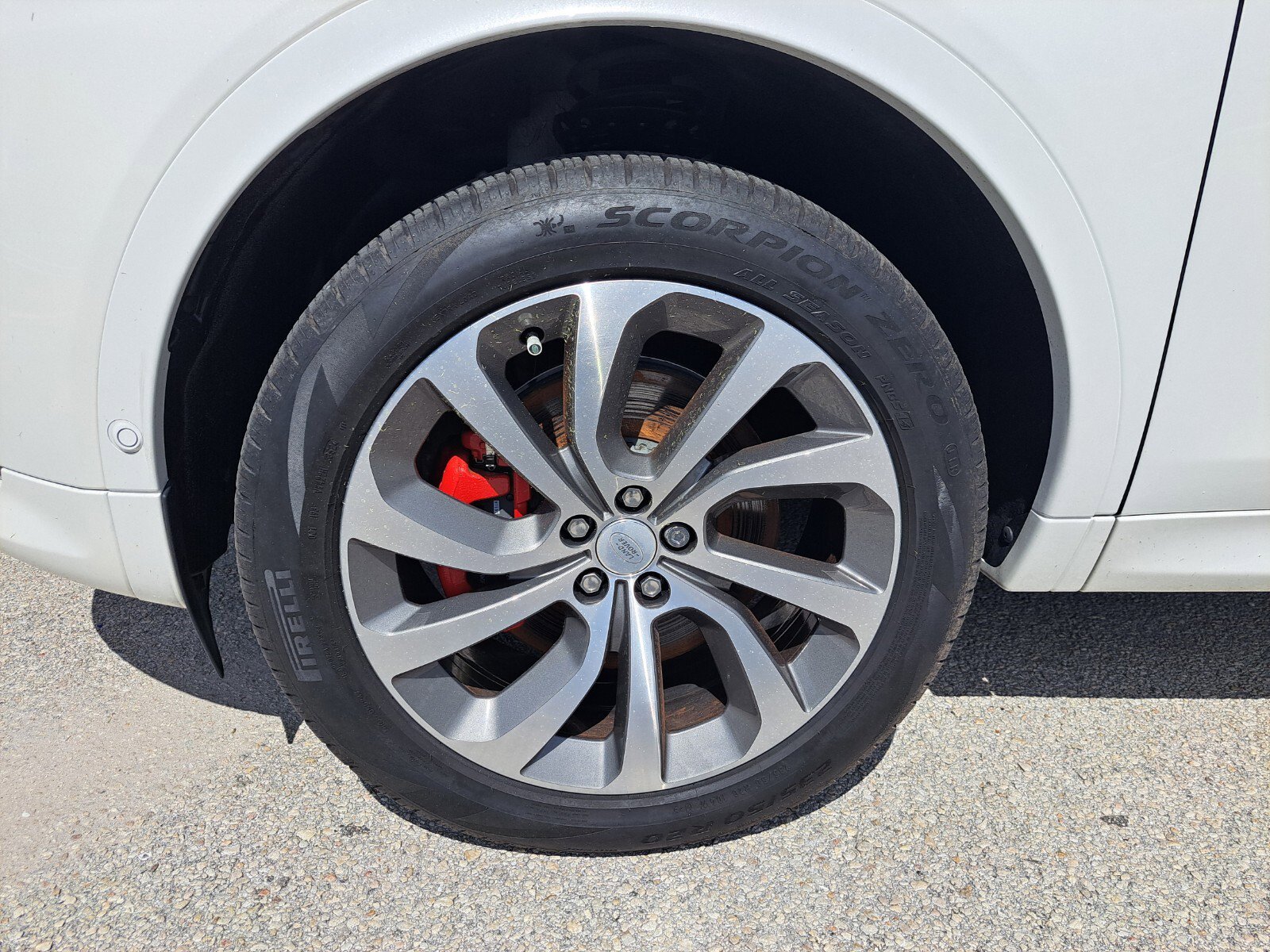 Certified 2025 Land Rover Discovery Sport S image 9