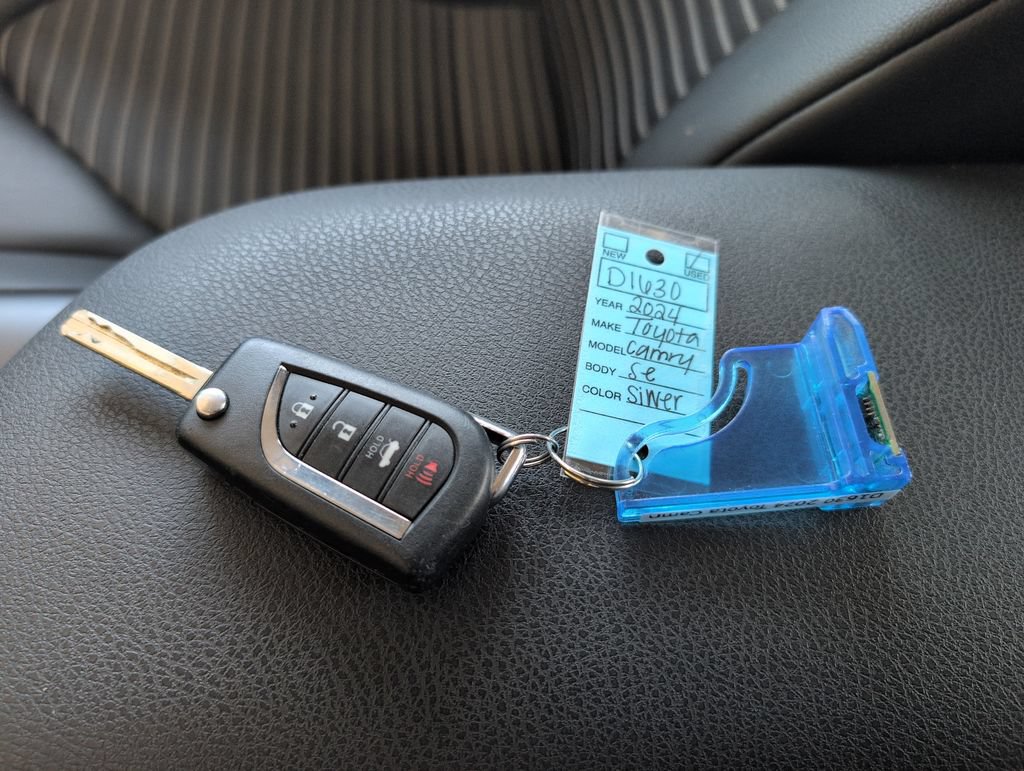 Used 2024 Toyota Camry SE FWD image 14