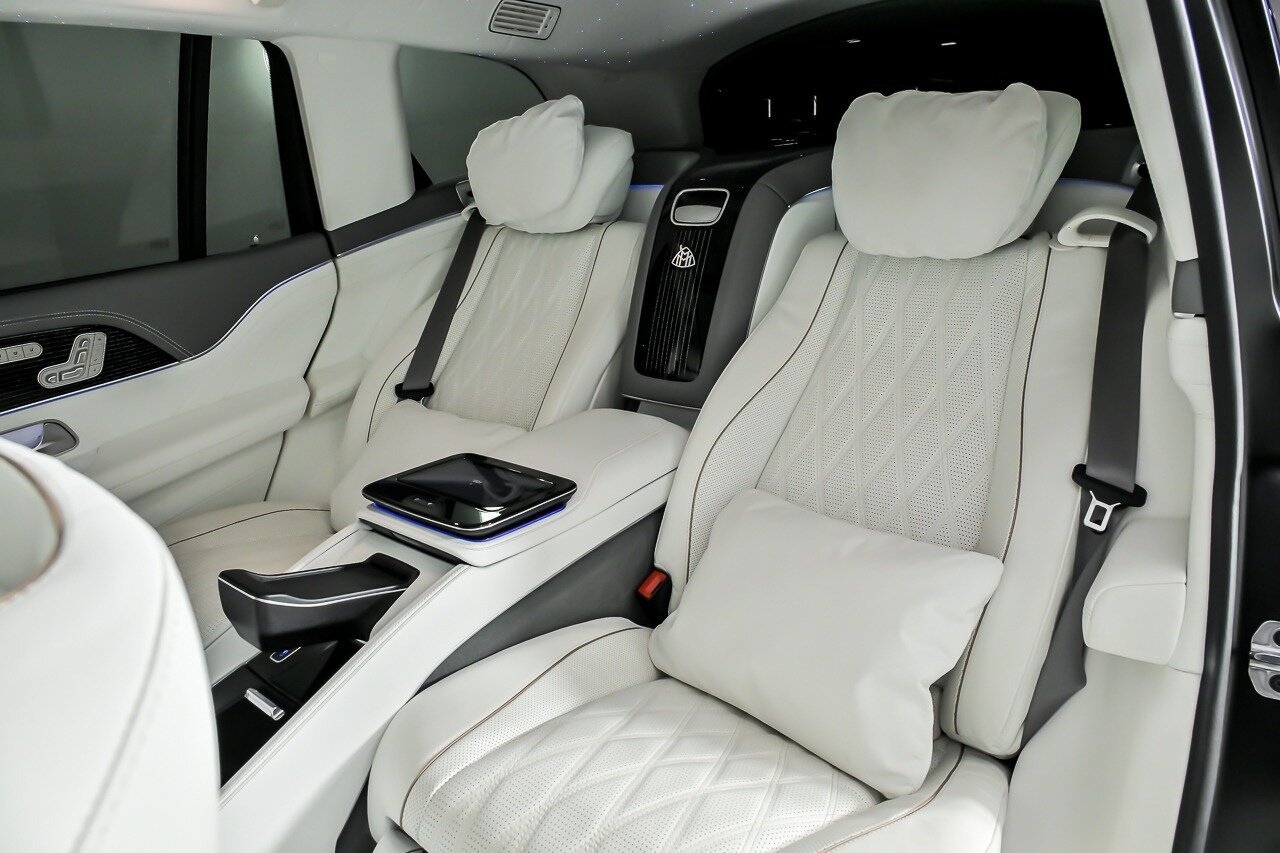 Used 2024 Mercedes-Benz Maybach GLS 600 4MATIC image 26
