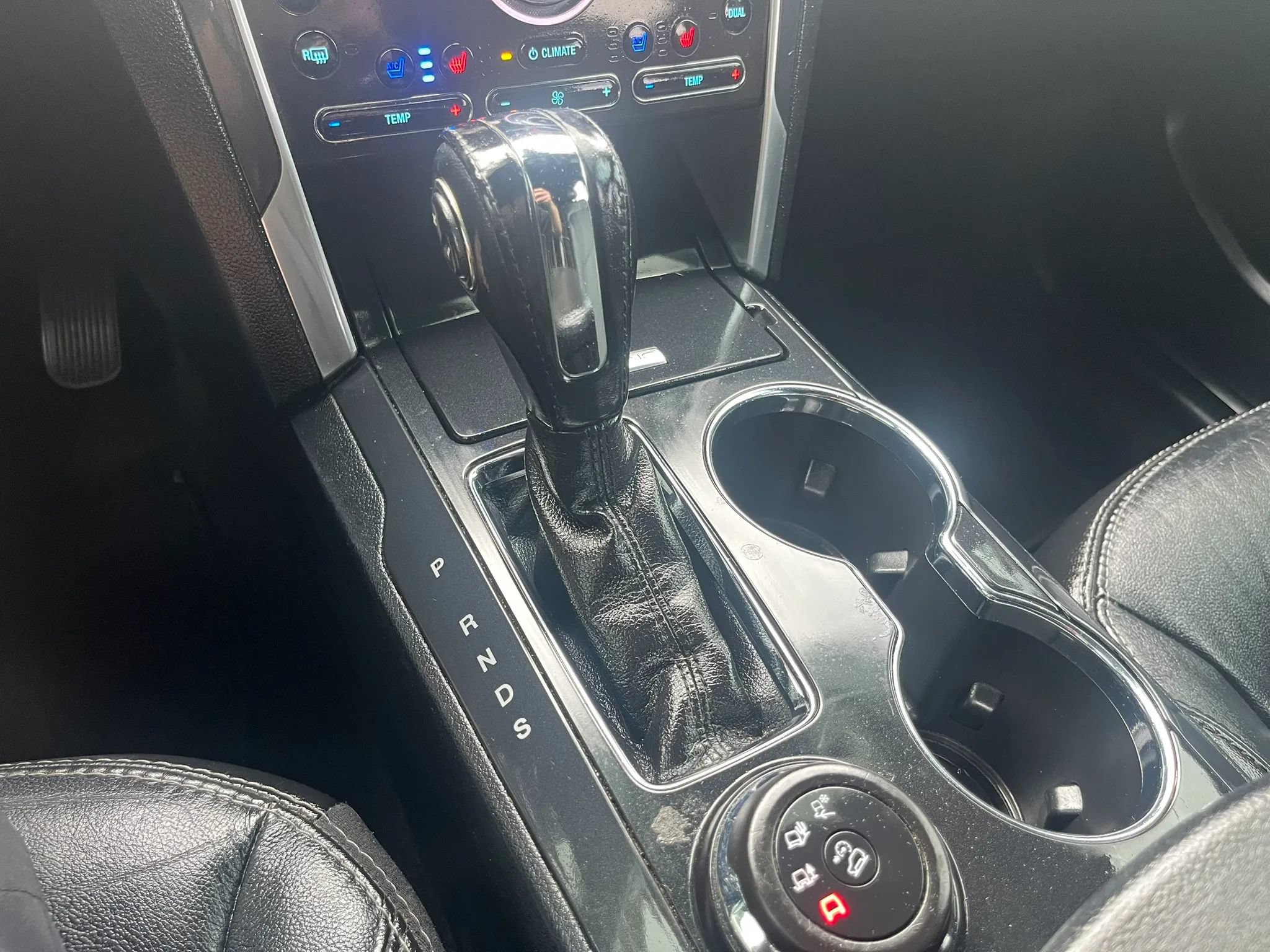 Used 2018 Ford Explorer Limited w/ Equipment Group 301A AWD/4WD image 26
