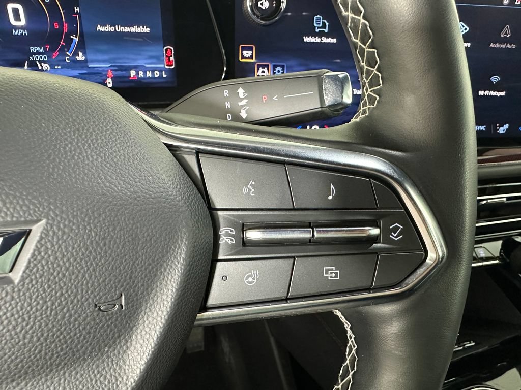Used 2025 Chevrolet Traverse Z71 w/ LPO, Floor Liner Package AWD/4WD image 14