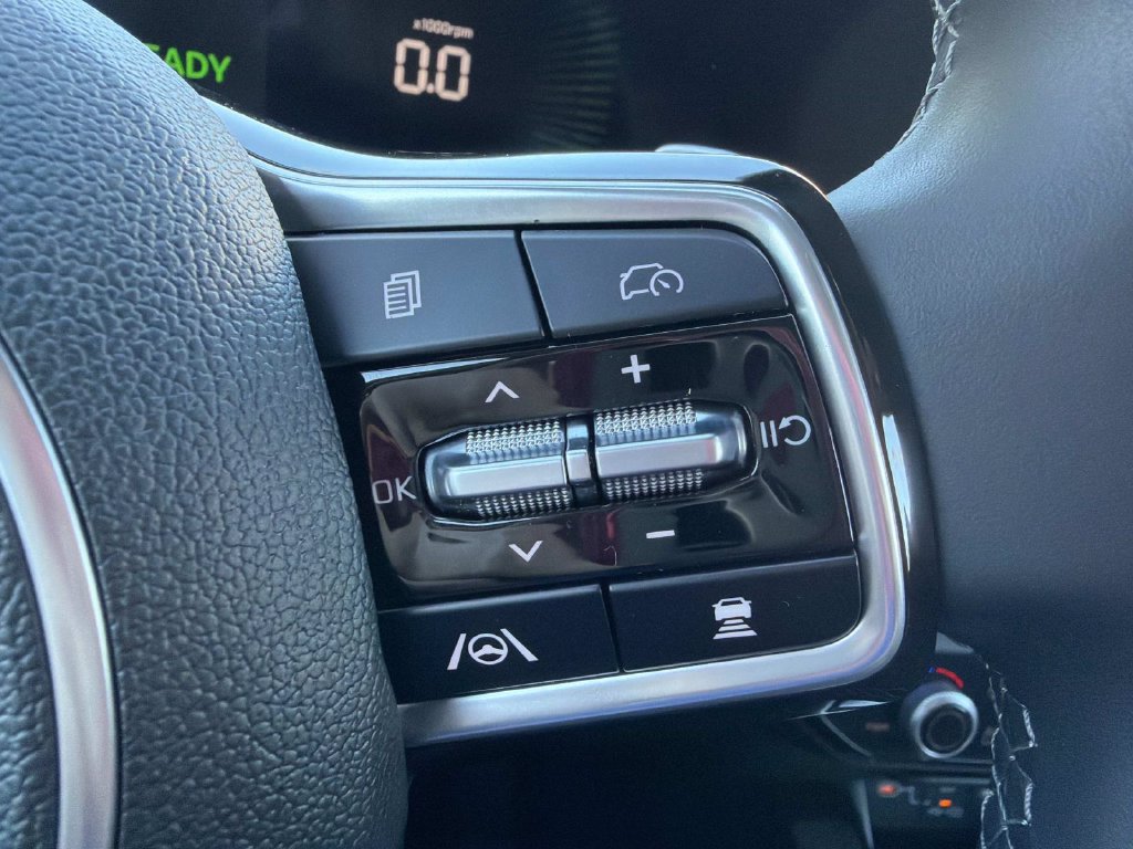 Used 2025 Kia Sorento EX w/ EX Panoramic Sunroof Package FWD image 26