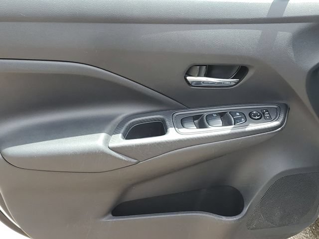 Used 2023 Nissan Versa SV FWD image 18